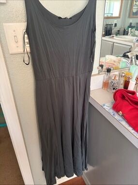 Quince Black Sleeveless Midi Dress